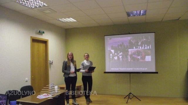 Goda Tamulytė ir Monika Jukilaitytė pristato idėją &quot;Aktyvi jaunimo veikla&quot;