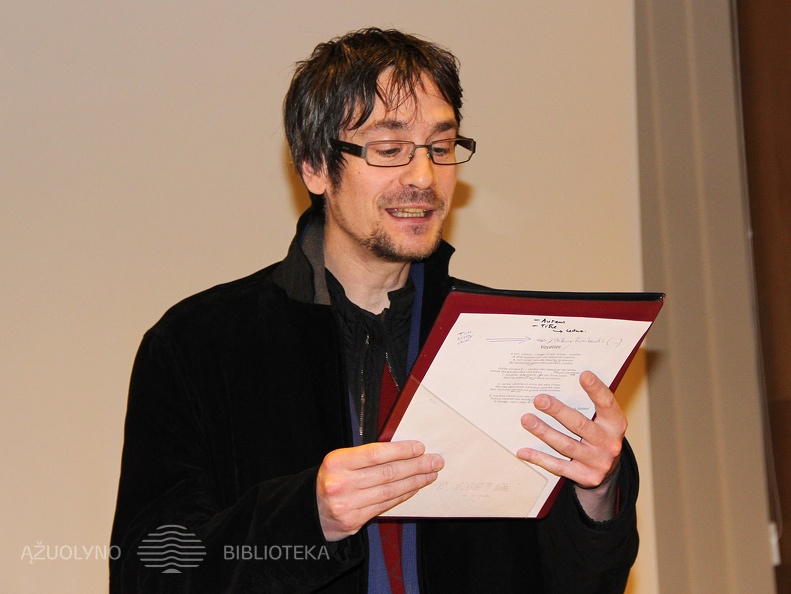 Prancūzų poeziją originalo kalba skaitė prncūzas menininkas Gilles Vuillard