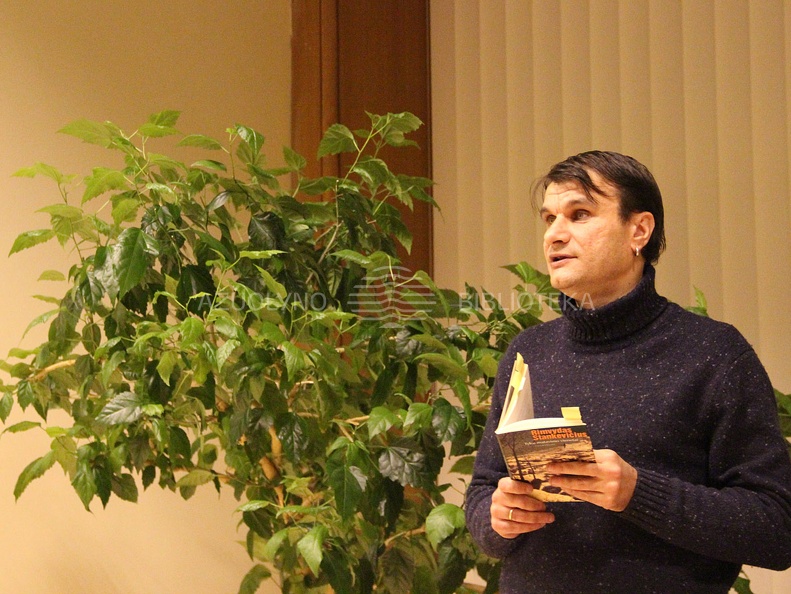 Poetas, eseistas, dainų tekstų autorius, žurnalistas Rimvydas Stankevičius