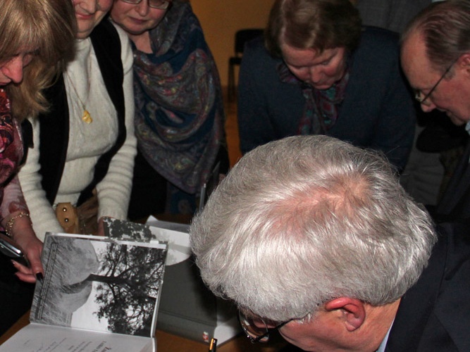 Autografų dalybos