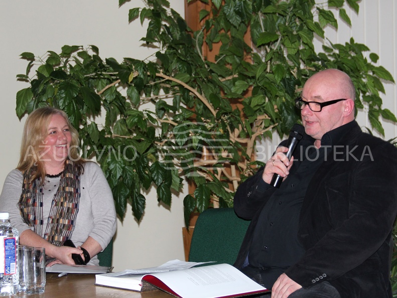 Fotomenininkas Algimantas Aleksandravičius ir KAVB Kultūros renginių ir leidybos grupės vadovė Rimanta Tamoliūnienė