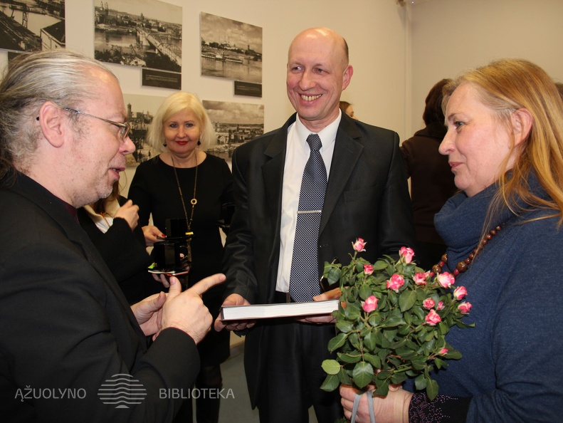 Centre – KTU Statybos ir architektūros fakulteto prodekanas Dr. Arūnas Aleksandras Navickas