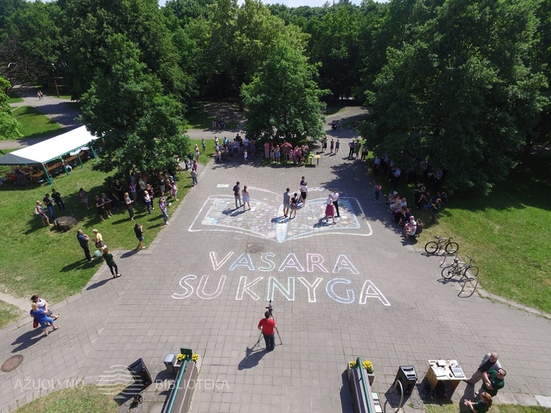 Vasara su knyga atidarymas