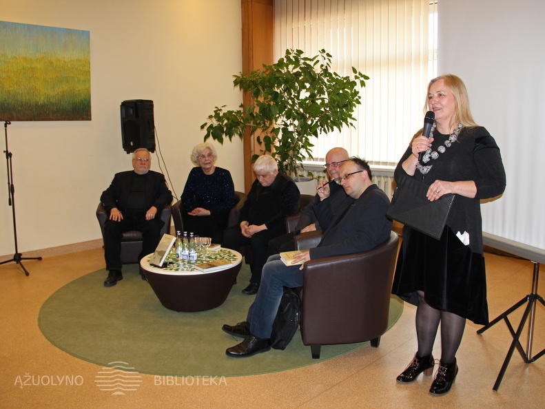 Renginį pristato Rimantė Tamoliūnienė