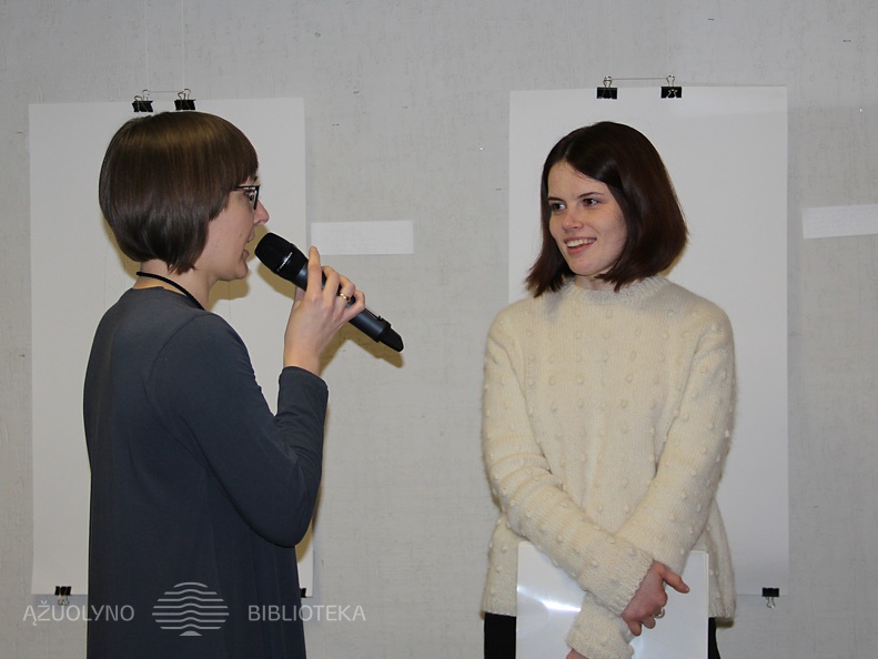  Dizainerė Rugilė Gumuliauskaitė pristato neregiams skirtų drabužių eskizus