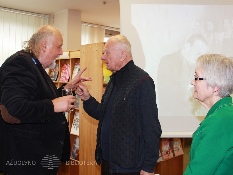 Malonūs susitikimai. Centre - profesorius infektologas Alvydas Laiškonis