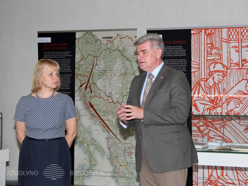 Kroatijos ambasadorius Krešimir Kedmenec ir  jo asistentė Jurga Jozič