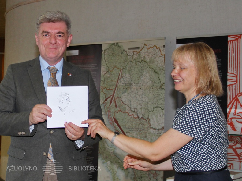 Kroatijos ambasadorius Krešimir Kedmenec ir  jo asistentė Jurga Jozič