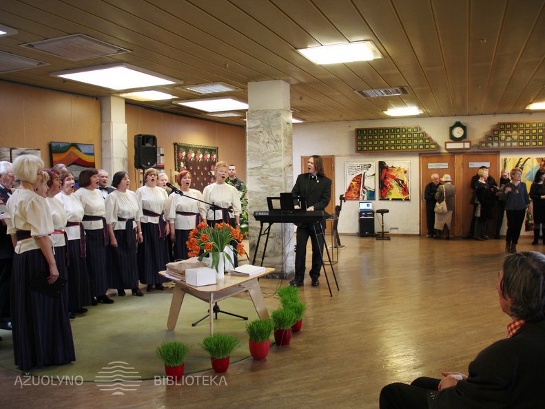 Koncertuoja vokalinis ansamblis "Pinija"